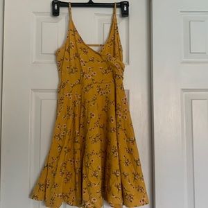 Super cute spring floral dress, S, forever 21, worn once